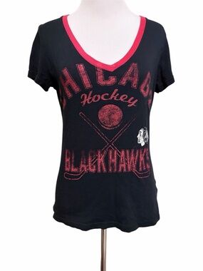 G-III 4her by Carl banks medium Chicago Blackhawks t shirt